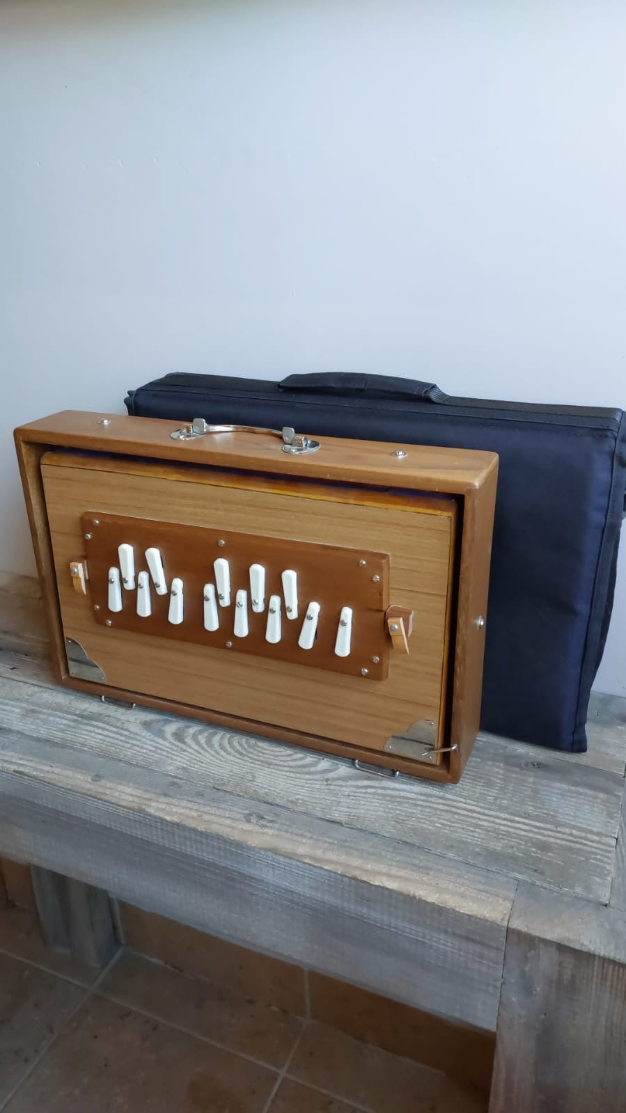 Shrutibox