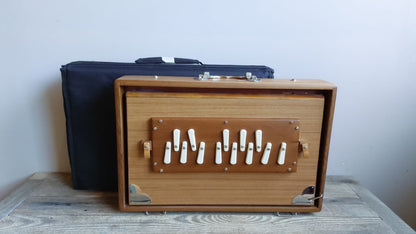 Shrutibox