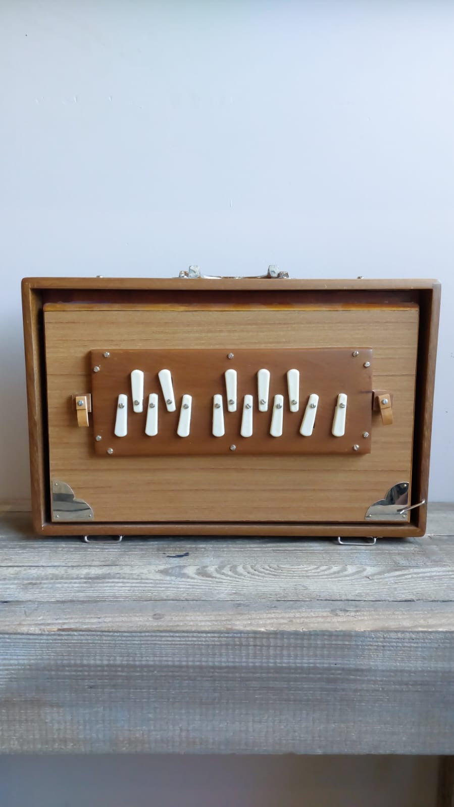 Shrutibox